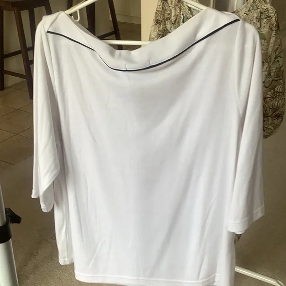 Blouse(s) - Picture 4 of 10